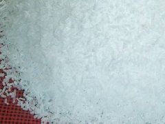 干冰清洗用3mm顆粒干冰--汽車發(fā)動機(jī)積碳清洗，摸具清洗